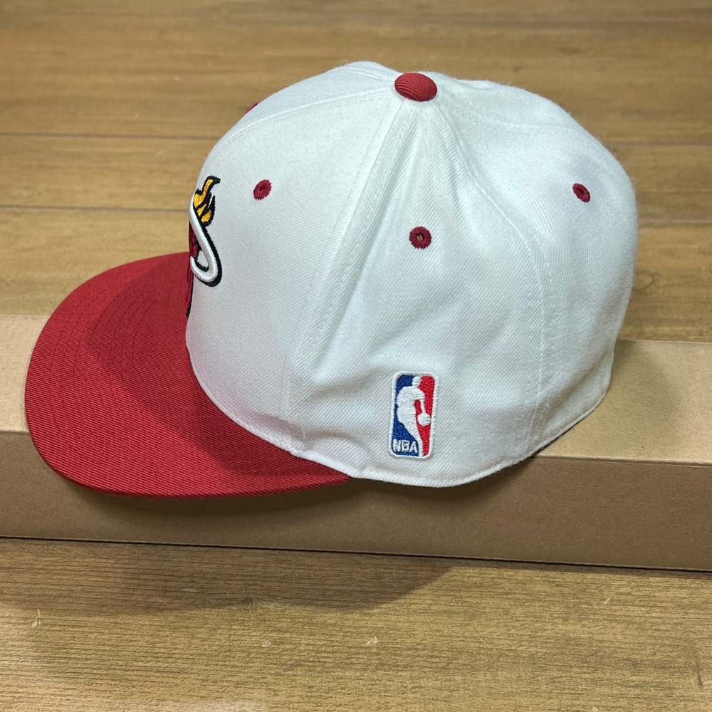 Mitchell & Ness Miami Heat Fitted Hat White Red NBA Flat Brim Cap 7 1/8 - Picture 11 of 12